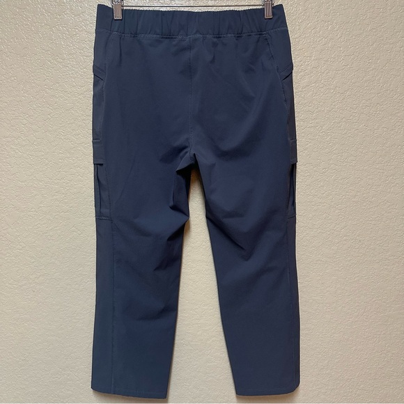 Eddie Bauer Capri Outdoor Tech Pants Size 12 Gray Travel Hike Camp Cargo - Picture 2 of 6